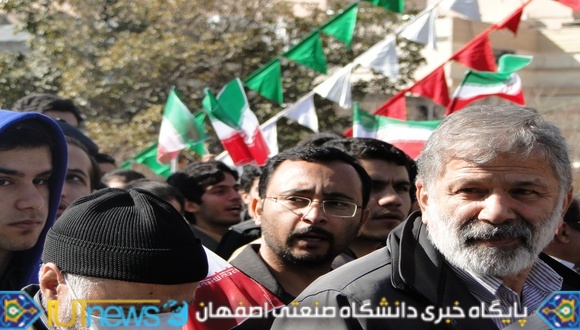 حضور دانشگاهیان دانشگاه صنعتی اصفهان در راهپیمایی 22 بهمن(عکس ها از مسلم شاهمحمدی)