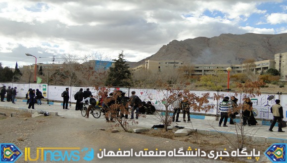 گزارش تصویری نقاشی خیابانی با عنوان "ولی افتاد مشکل ها“ (عکس ها:شاه محمدی)  