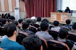 نشست بررسی سبک زندگی اسلامی ومقایسه آن با زندگی غربی در دانشگاه صنعتی اصفهان برگزار شد 