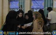 ثبت نام دانشجویان دختر جدیدالورود 94-93 (عکاس: مسلم شاه محمدی)